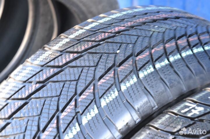 Bridgestone Blizzak LM-001 225/55 R17 97V
