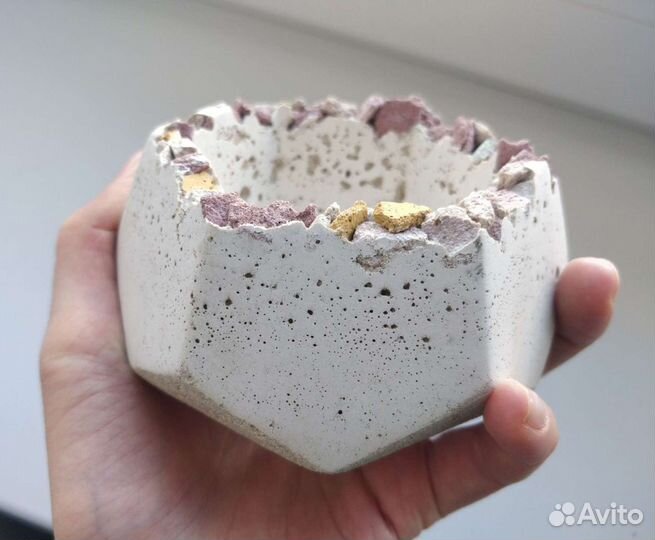 Горшок из бетона ручной работы