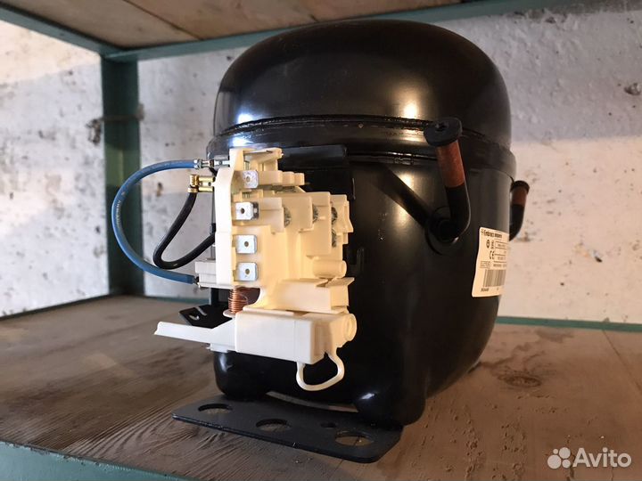 Компрессор для холодильника промышленного