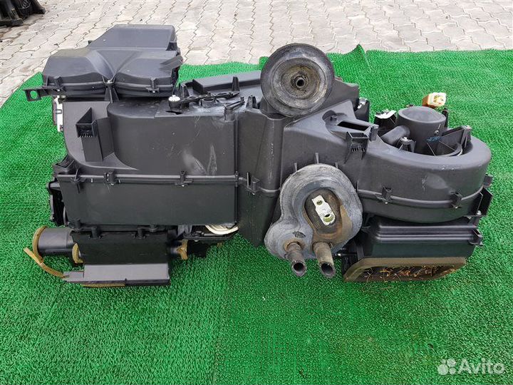 Печка салона Infiniti QX56