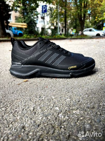 Кроссовки adidas terrex