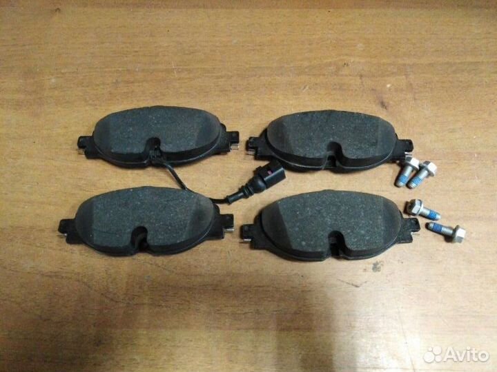 Колодки дисковые передние Volkswagen Passat 2014