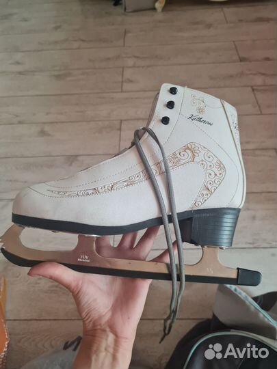 Коньки женские 41 размер