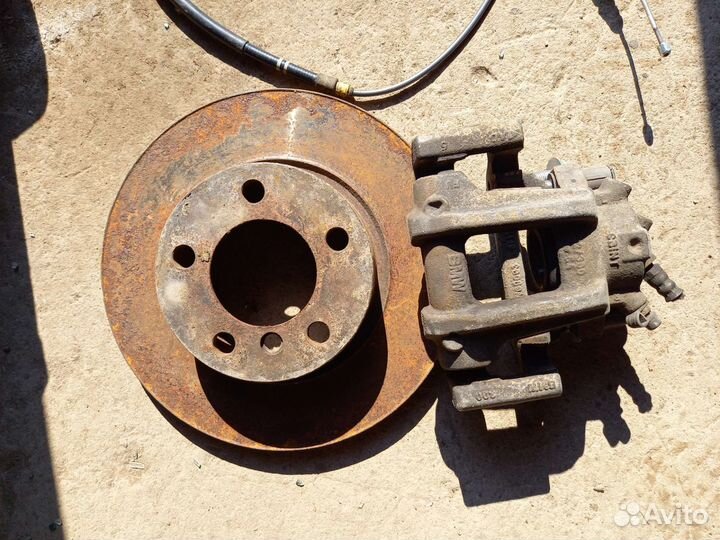 Супорт передний правый Bmw3 F30