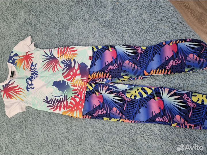 Костюм летний для девочки 134- 140 новый