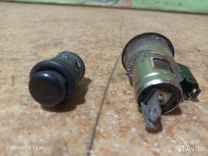 Прикуриватель Nissan Cefiro A32 1994 VQ20