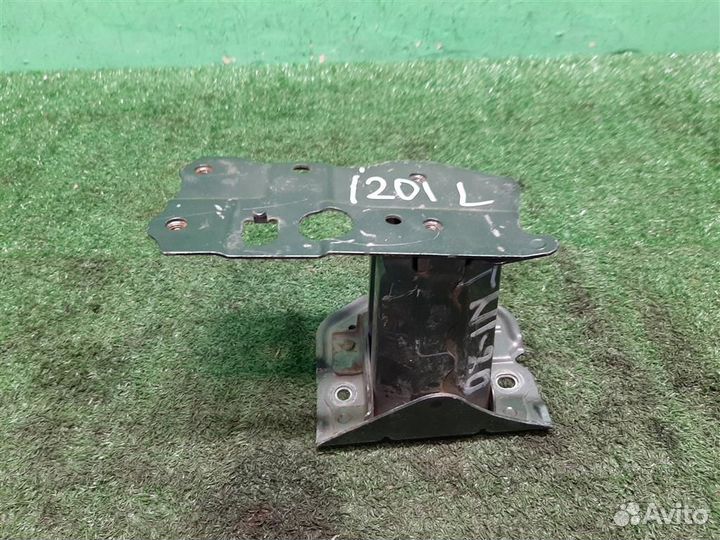 Кронштейн усилителя бампера Toyota Verso R2 2009