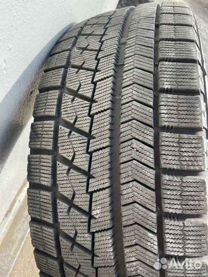 Bridgestone Blizzak VRX 225/45 R18