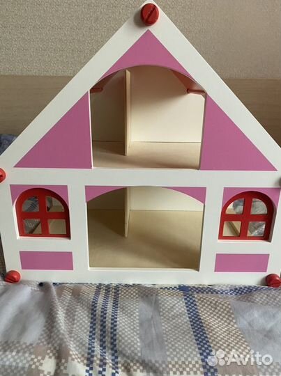 Домик кукольный