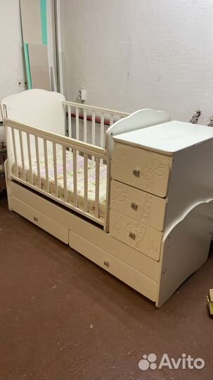 Детская кроватка трансформер с маятником