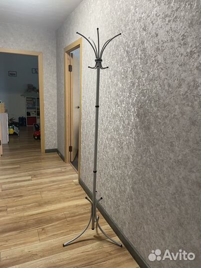 Вешалка напольная