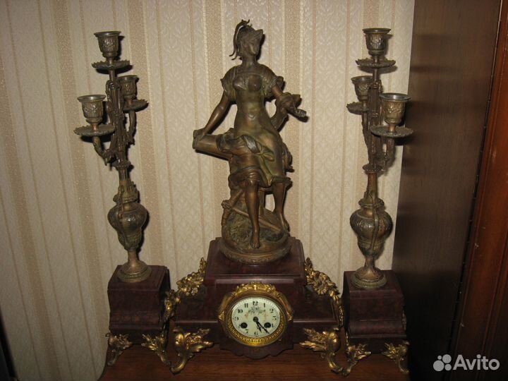 Каминные антикварные часы с подсвечниками Руссо