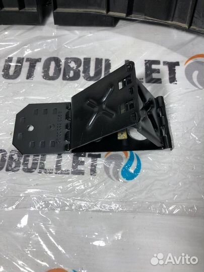 Крепление домкрата Mercedes E W211 M- двигатель: