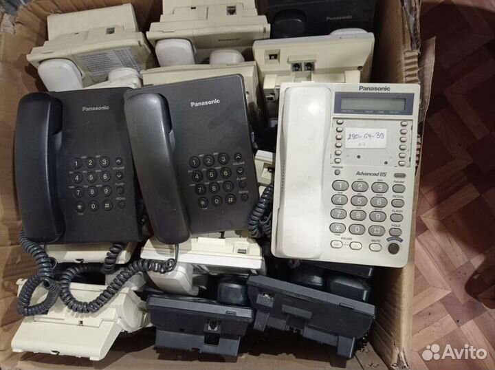 Стационарный телефон panasonic много