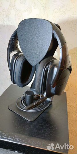 Держатель наушников