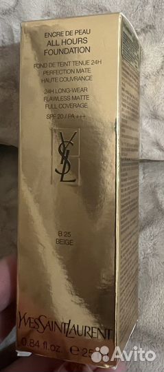 Тональное средство Yves Saint Laurent