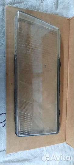 Стекло на правую фару ваз 2110