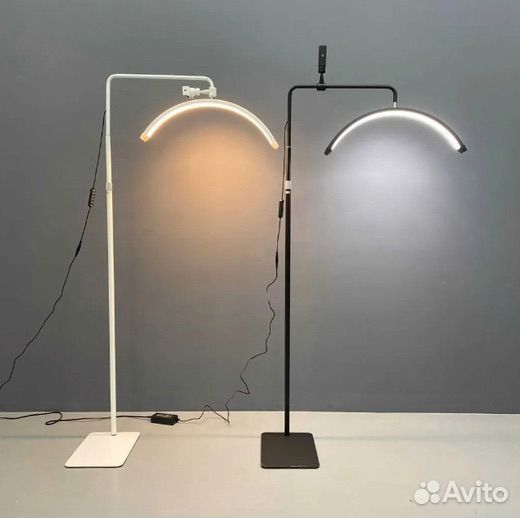 Лампа для косметолога напольная