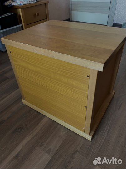 Тумбочка в спальню