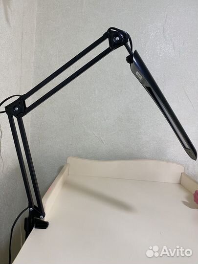Лампа настольная на струбцине