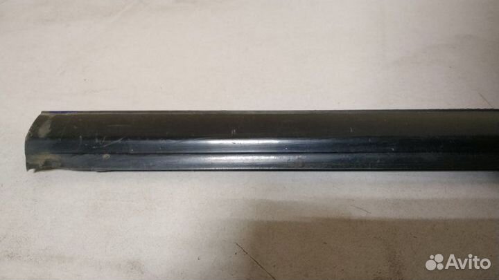 Уплотнитель стекла двери передний правый Kia