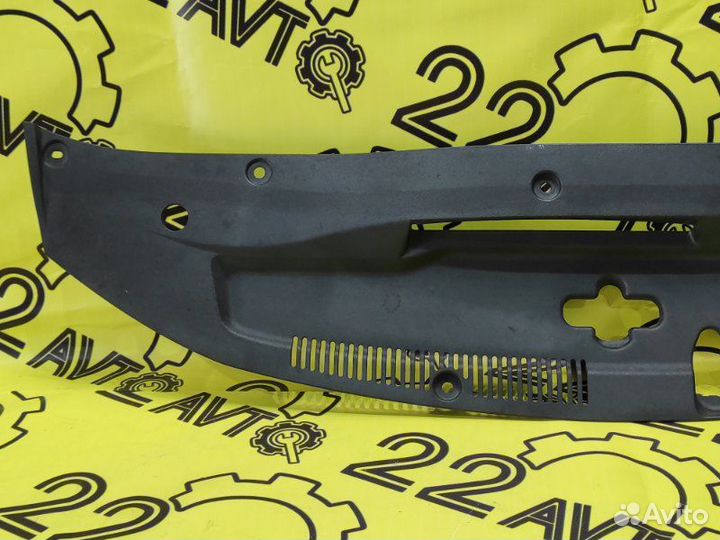 Декоративная накладка рамки радиатора Lexus Gs430