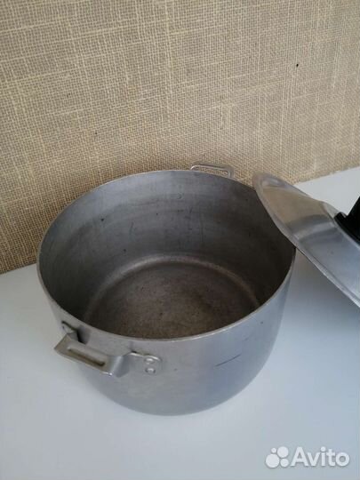 Кастрюля алюминиевая