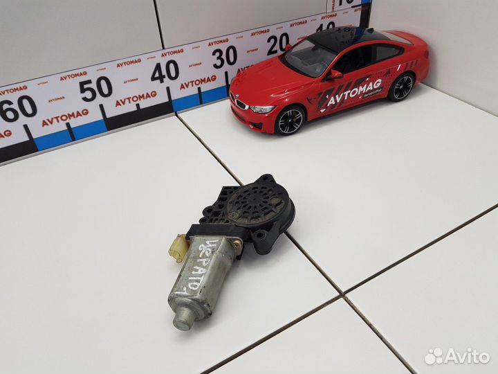 Моторчик стеклоподъемника задний правый