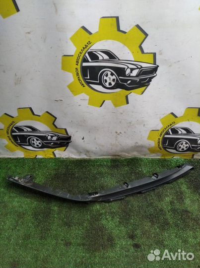 Накладка на бампер передняя правая Lexus Rx300