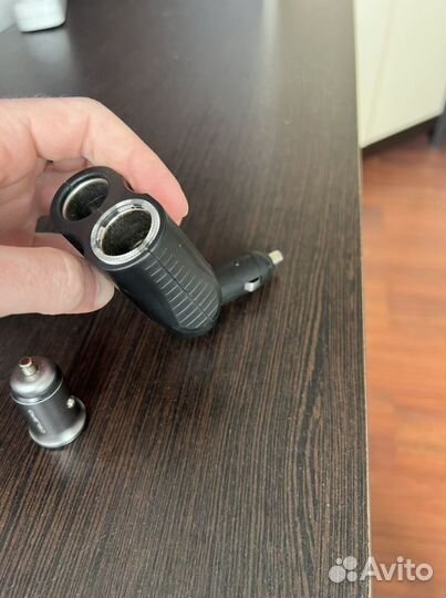 Автомобильное зарядное устройство