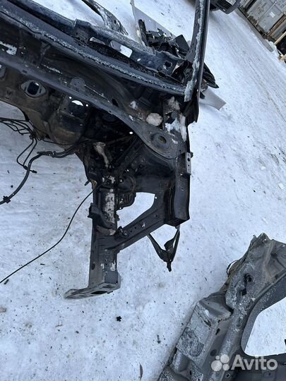 Передняя левая четверть Hyundai Solaris 2