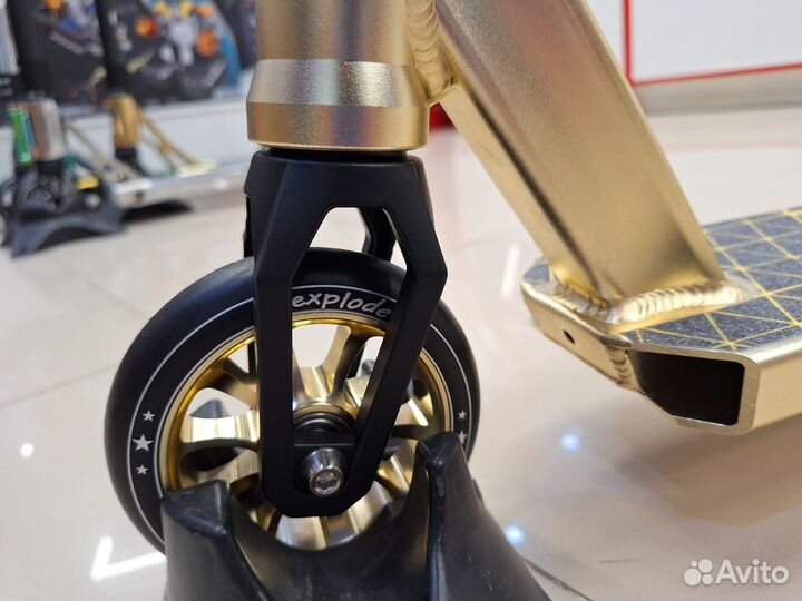 Трюковой самокат хром