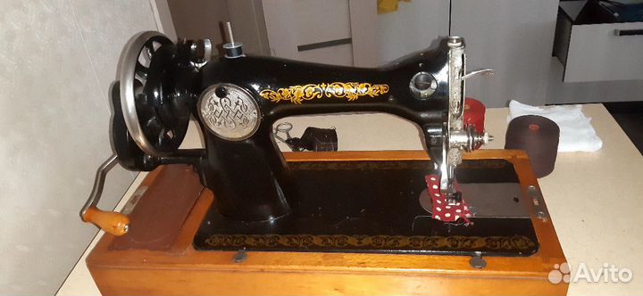 Швейная машинка,хорошее состояние