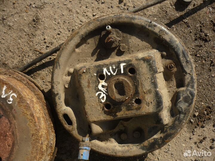 Задняя правая ступица Рено Логан 1.4 - 1.6