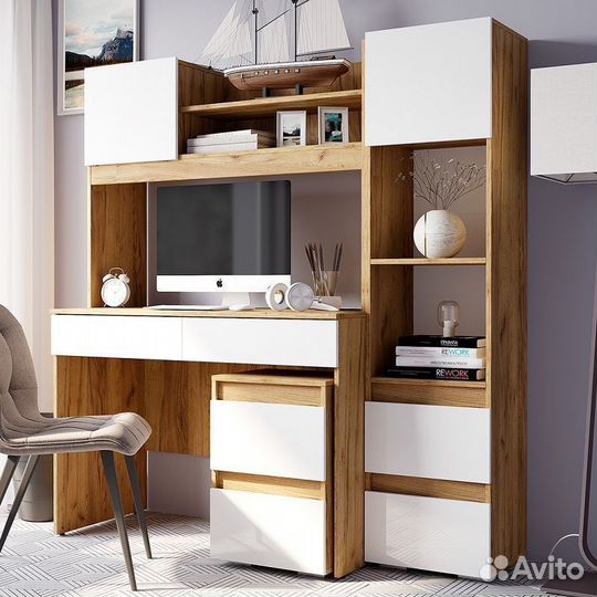 Письменный стол