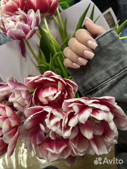 Модель на наращивание ногтей