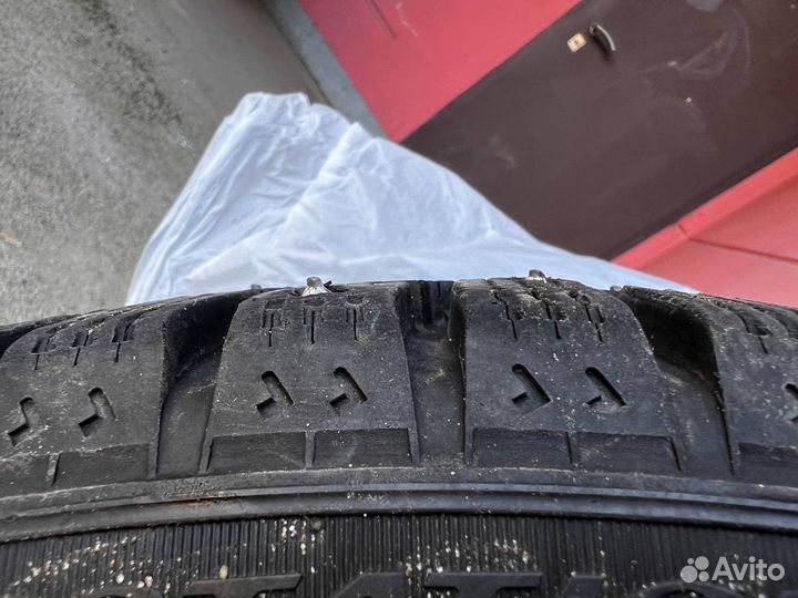 Pirelli Ice Zero 215/55 R17 98