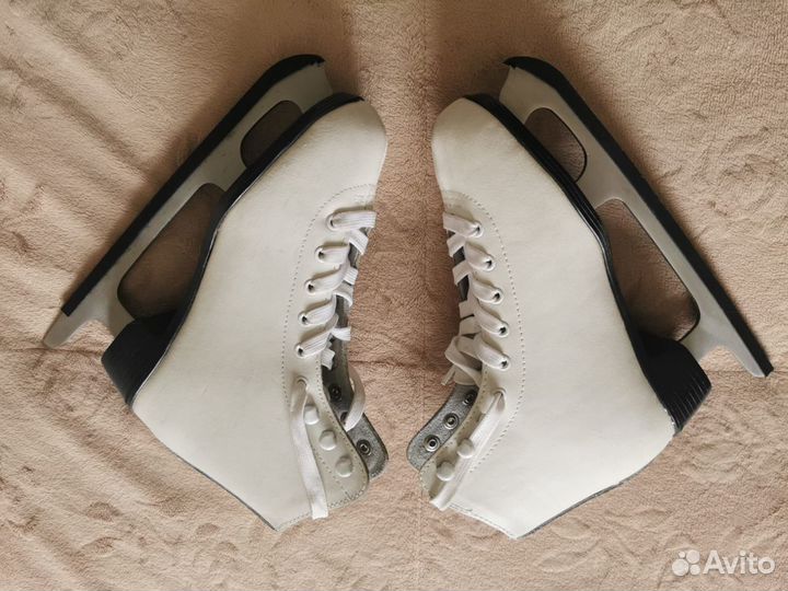 Коньки женские 36