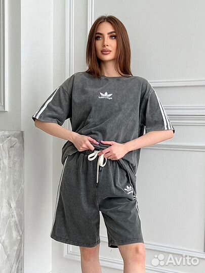 Спортивный костюм женский