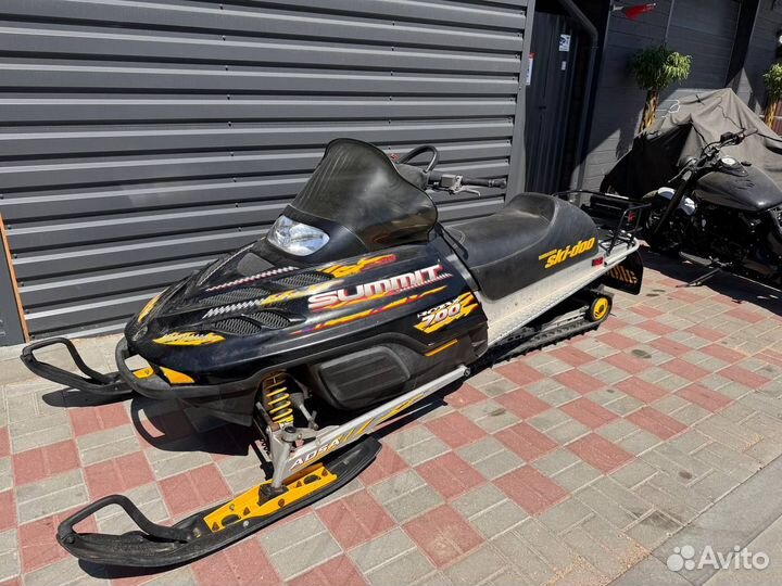 BRP SKI-DOO summit 700 2001