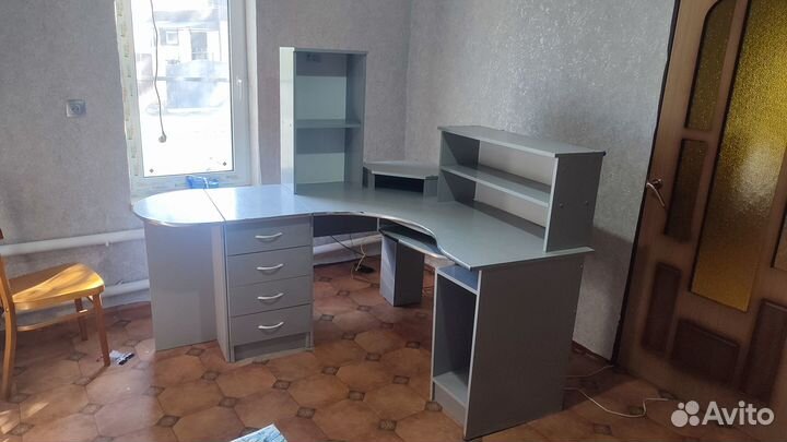 Ктмпьютерный стол