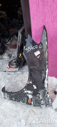 Mitsubishi Cedia Крыло Левое переднее правое