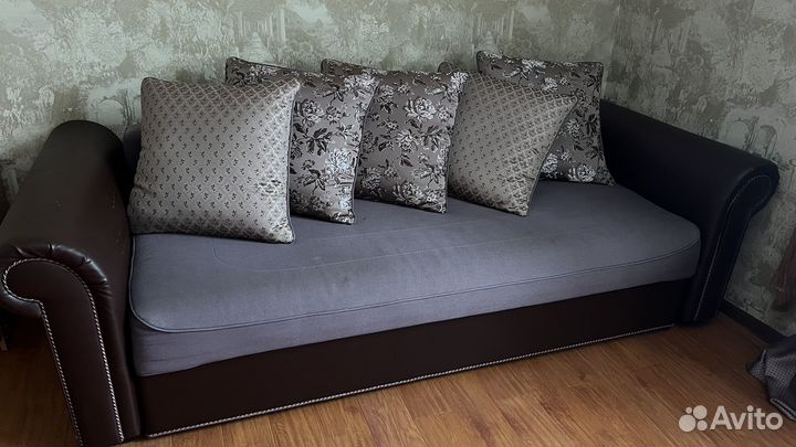 Диван еврокнижка