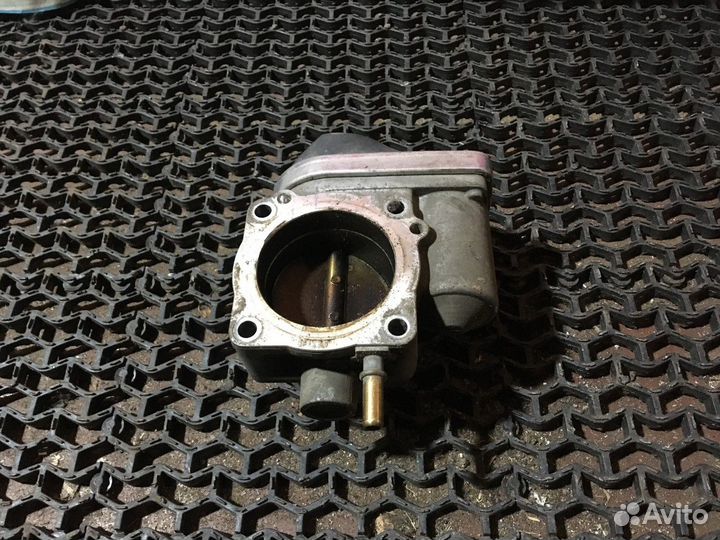 Заслонка дроссельная Renault Fluence