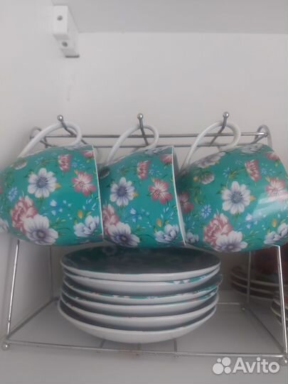 Набор чашек с блюдцами