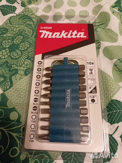 Набор бит 10 шт с карабином Makita D-65028