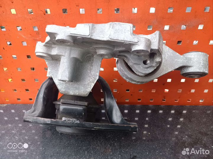 Опора двс правая Nissan x-trail t31