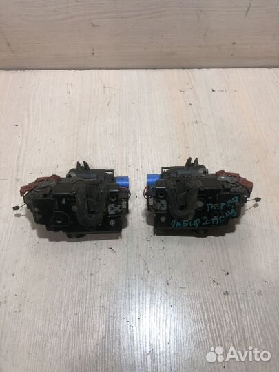 Замок двери передней правой шкода 2