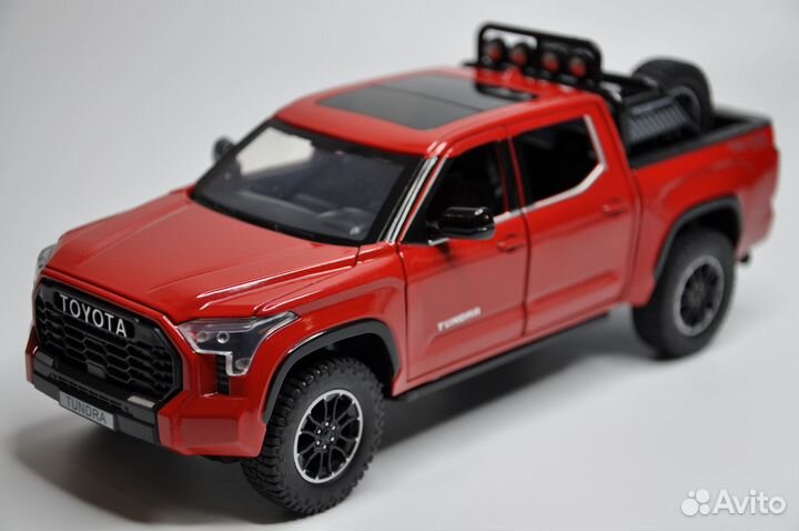 Модель автомобиля Toyota Tundra металл