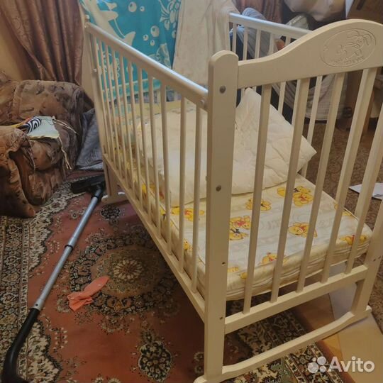 Детская кроватка и матрас + бортики